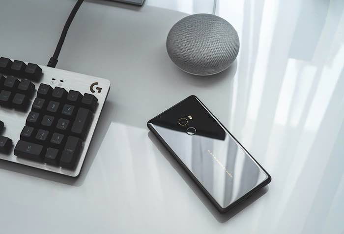 Alexa avec Ai retarde le haut-parleur Echo Dot avec clavier et téléphone