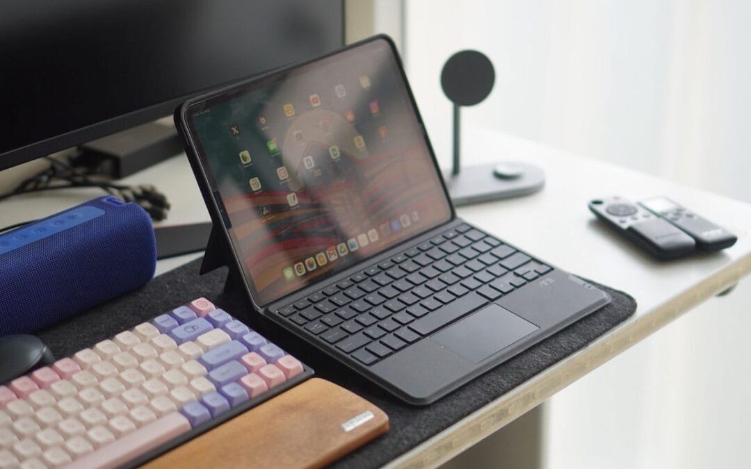 Cette housse de clavier pour iPad à 50 $ fonctionne comme le clavier magique d'Apple