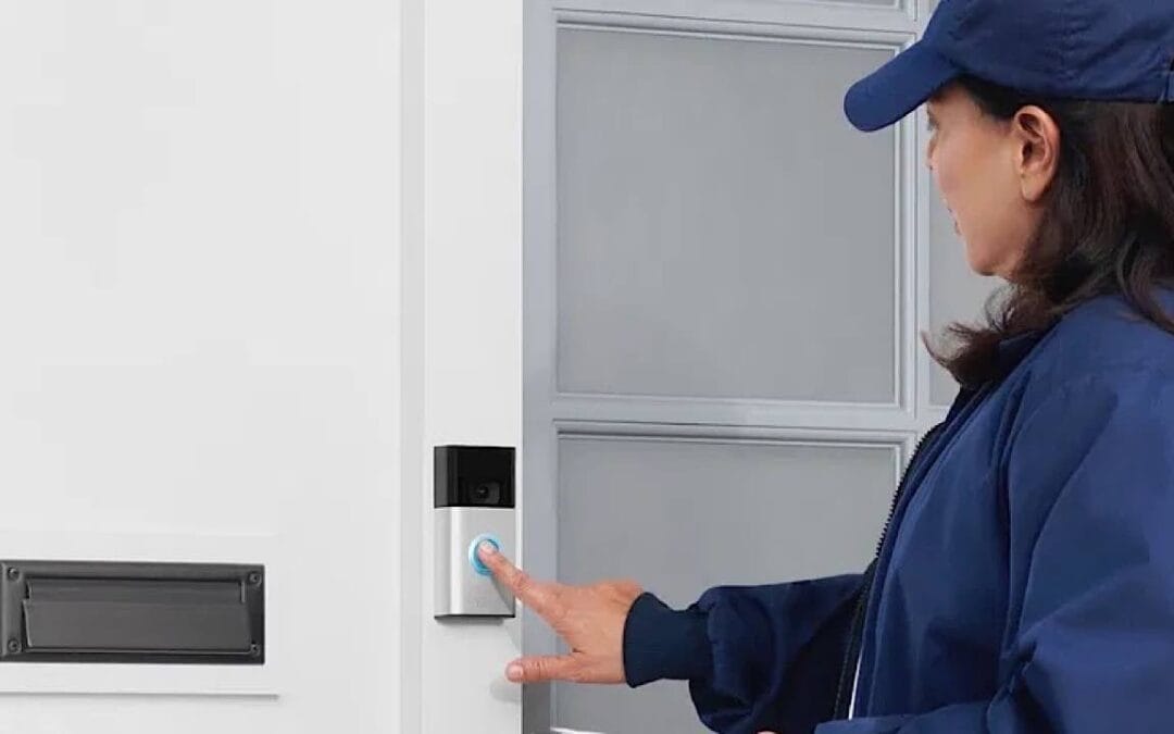 Regardez les images des caméras de sécurité pendant plus de quelques secondes