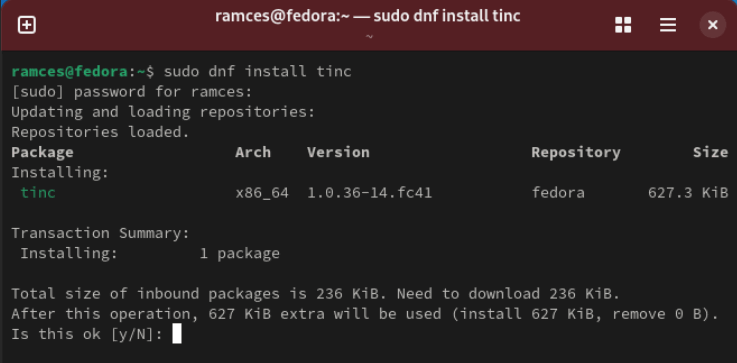 Un terminal montrant le processus d'installation dans Fedora Linux.