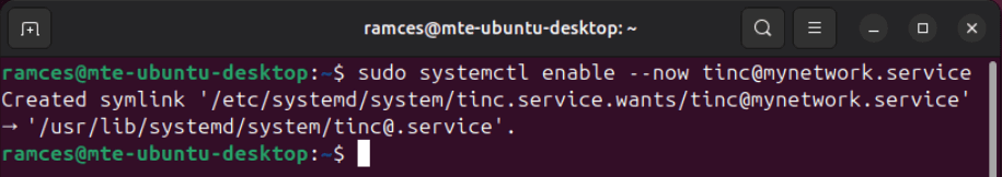 Un terminal affichant la commande pour activer le processus Tinc au démarrage.