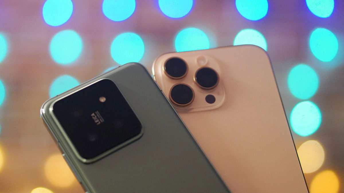 Xiaomi 14 et iPhone 16 Pro ensemble