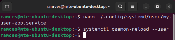 Un terminal montrant le processus de rechargement du démon systemd.