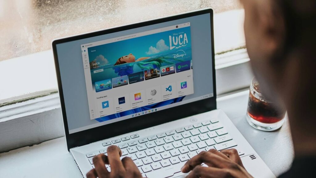 Featured image: Annoying details of Windows 11.