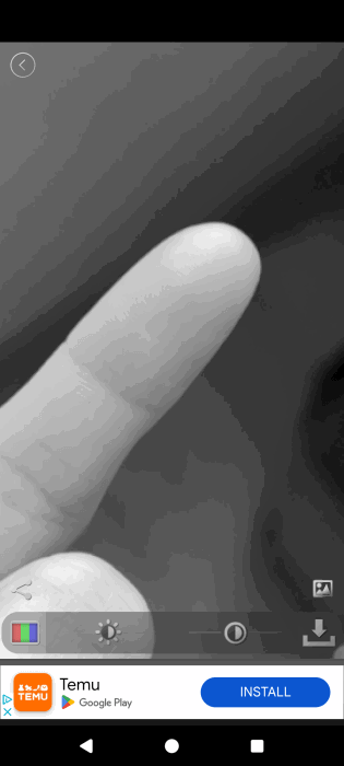 Utilisation du mode microscope dans l'application de microscope Magnifier sur Android.