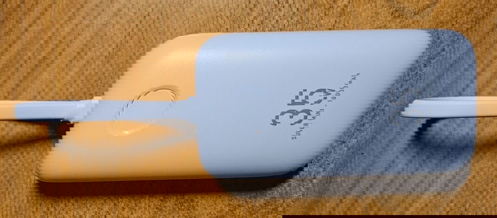 Veger Power Bank sur la table.