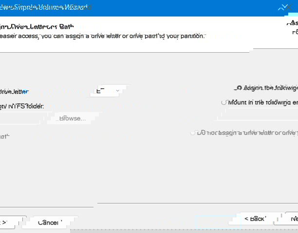 Attribuez une lettre de lecteur à la lecteur USB dans la gestion du disque.