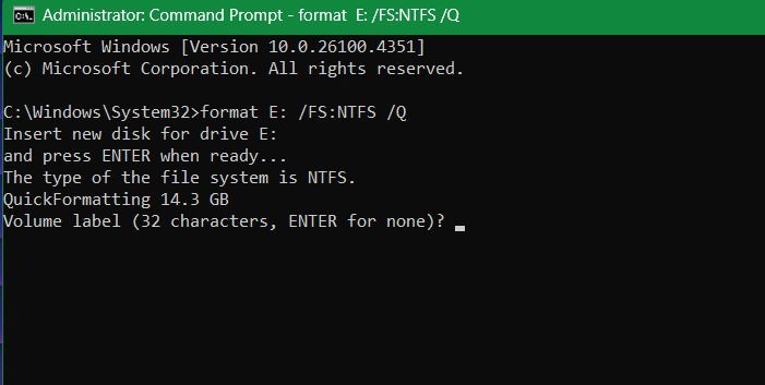 Utilisation de la commande DIRECT FORMAT pour un lecteur USB dans l'invite de commande.