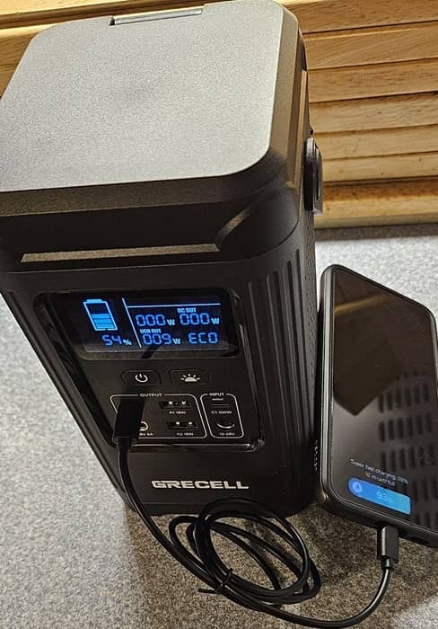 Est le Grecell T200 Perfect Office and Camping Companion Fast Charge