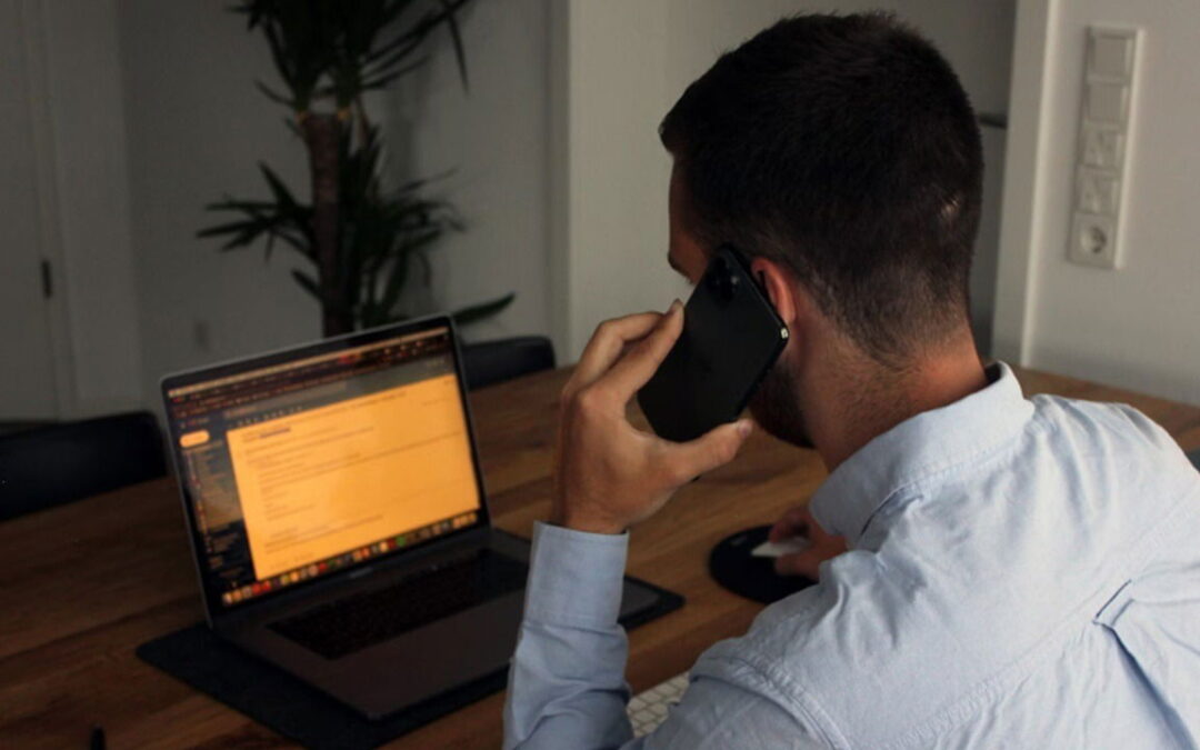 Comment éviter les fausses escroqueries par numéro de téléphone dans les aperçus de l’IA