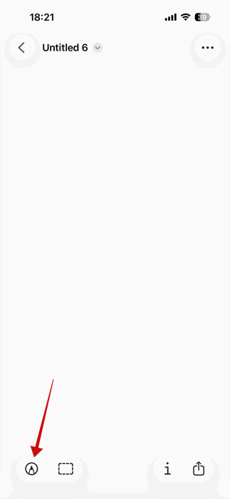 En appuyant sur l’icône de la pointe du stylet dans un document d’aperçu vide sur iPhone.
