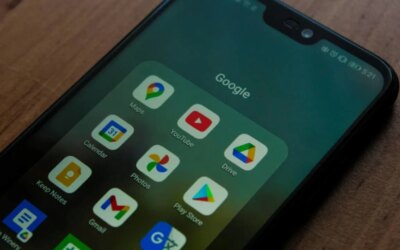 Google apps on a smart phone.