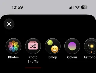 Affichage des options aléatoires dans les paramètres du fond d'écran de l'iPhone. 