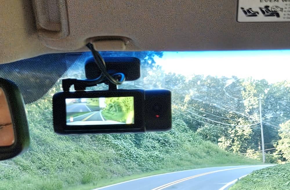 Caméra de tableau de bord OMBAR installée.