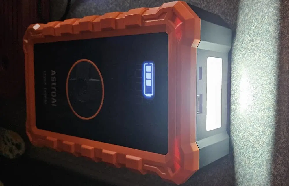 Lampe de poche sur AstroAI S8.