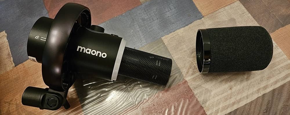 Maono PD200W avec pare-brise éteint.