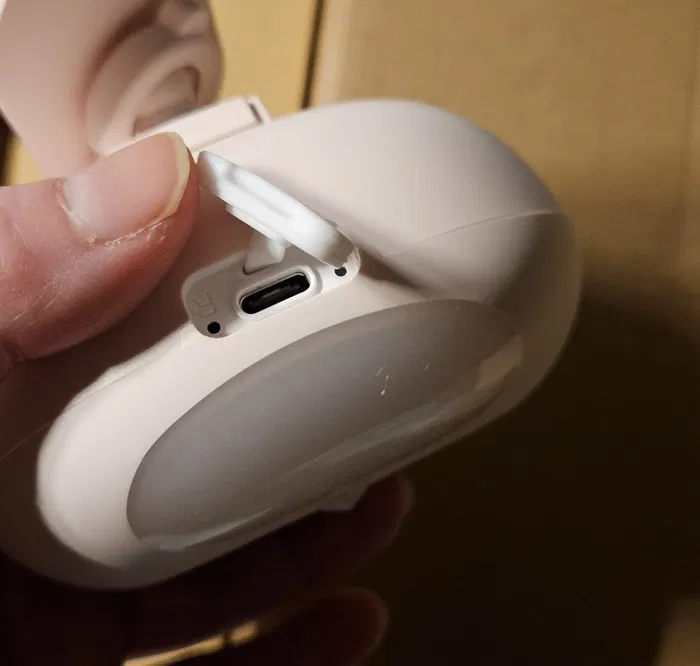 Prise étanche sur la caméra.