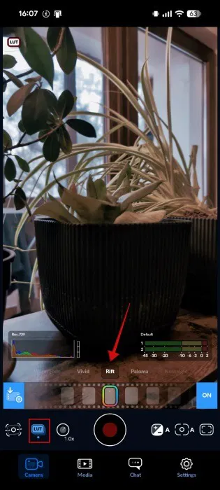 Application de l'étalonnage des couleurs directement depuis l'application Blackmagic Camera. 