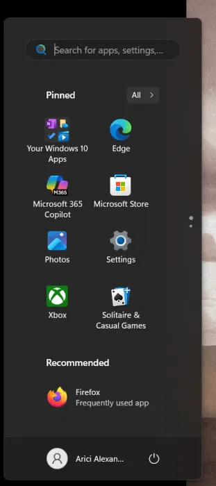 Vue plus grande du menu Démarrer utilisant la personnalisation Windhawk sous Windows.