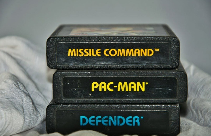 Cartouches de jeux rétro.