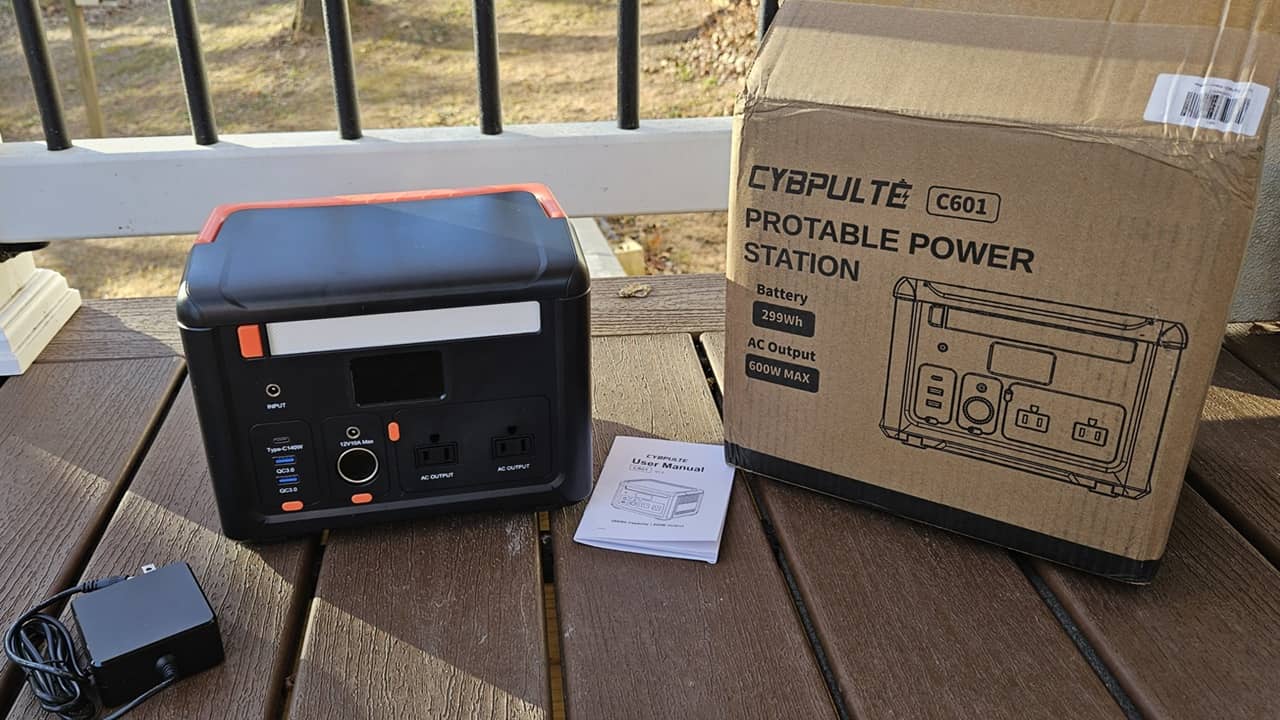 CYBPULTE C601 with box and accessories.