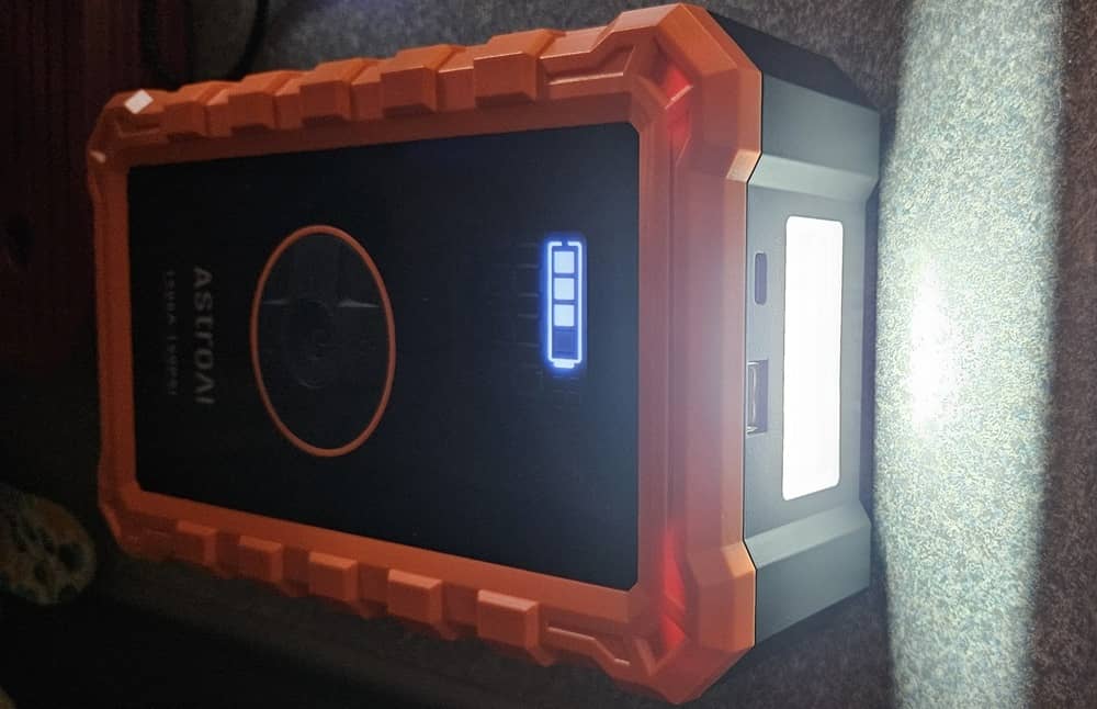 Lampe de poche sur AstroAI S8.