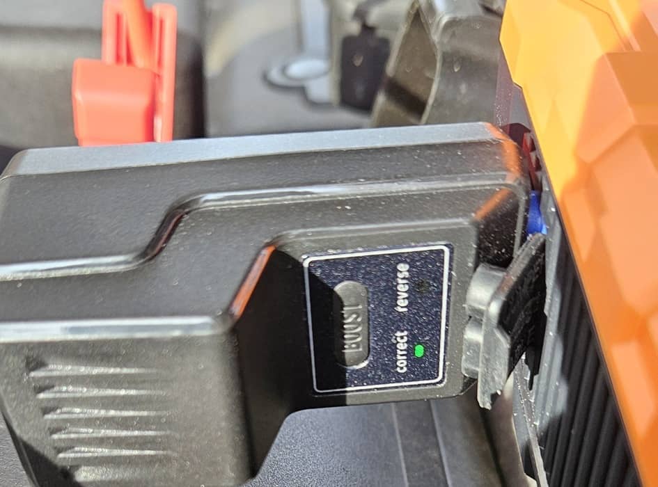 Voyant de confirmation pour démarreur sur AstroAI S8.