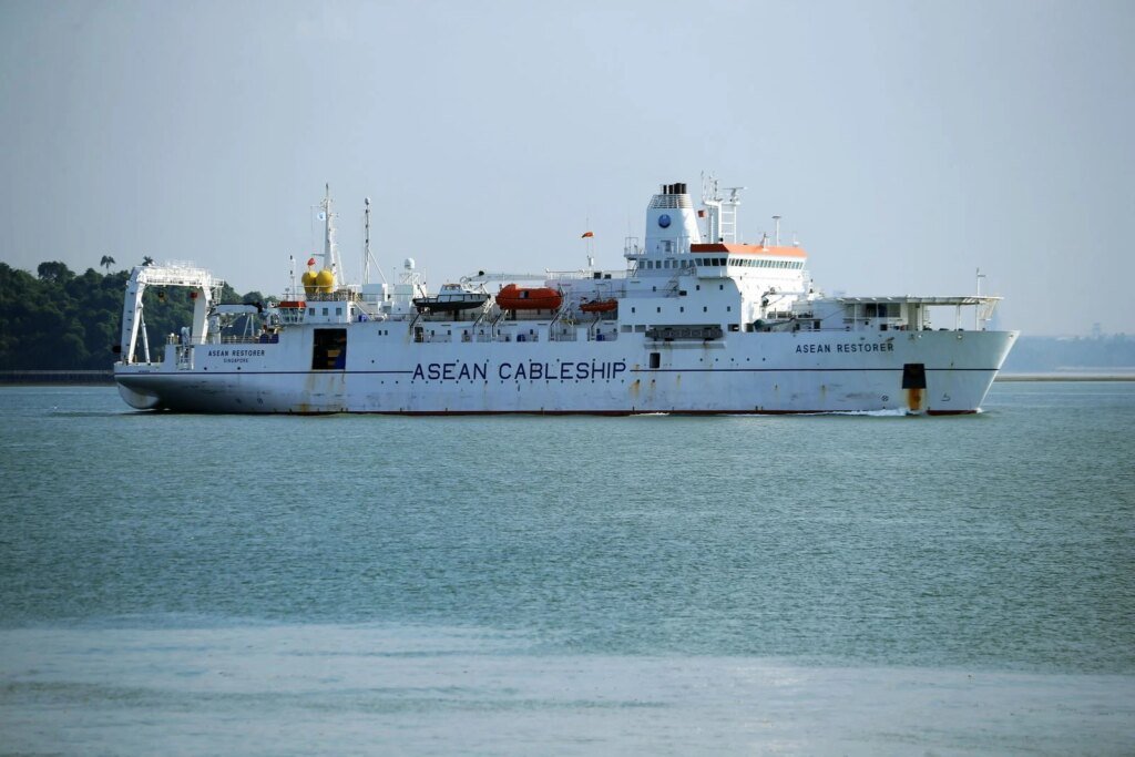 Seuls une soixantaine de navires dans le monde peuvent réparer un câble sous-marin brisé – et les deux tiers de la flotte de réparation atteindront l’âge de la retraite d’ici 2040 sans une réparation de 3 milliards de dollars.