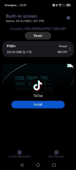 Utilisation d'une résolution personnalisée via l'application Pixels sur un téléphone Android. 