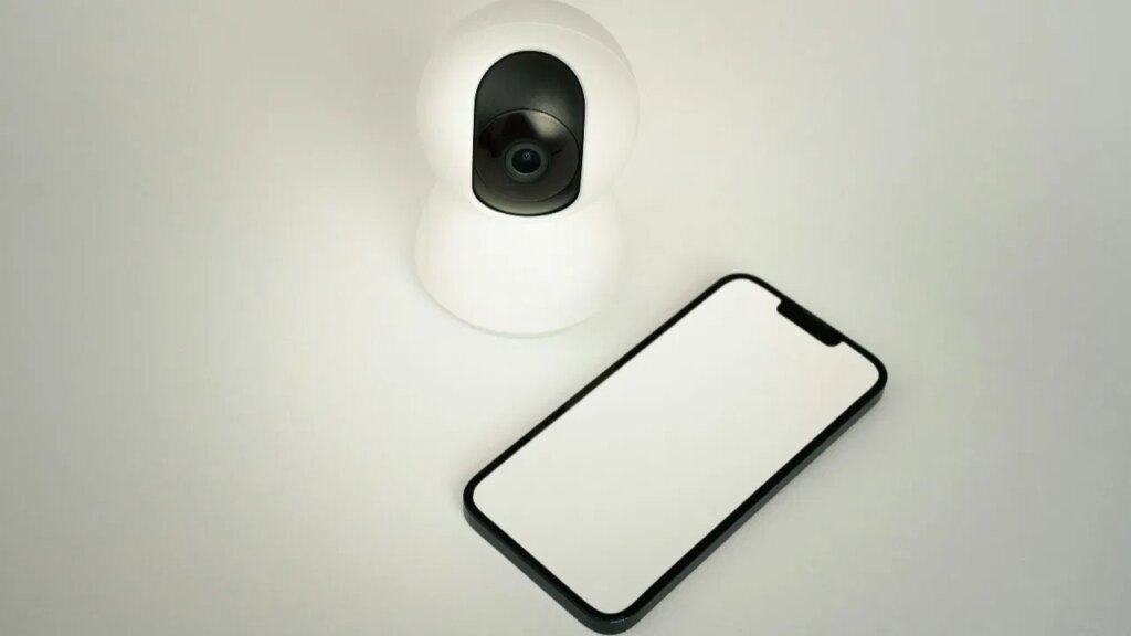 Use Iphone Safety Check To Stop Someone From Tracking You